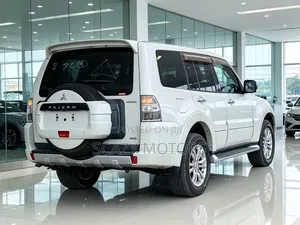 Mitsubishi Outlander 2013 White