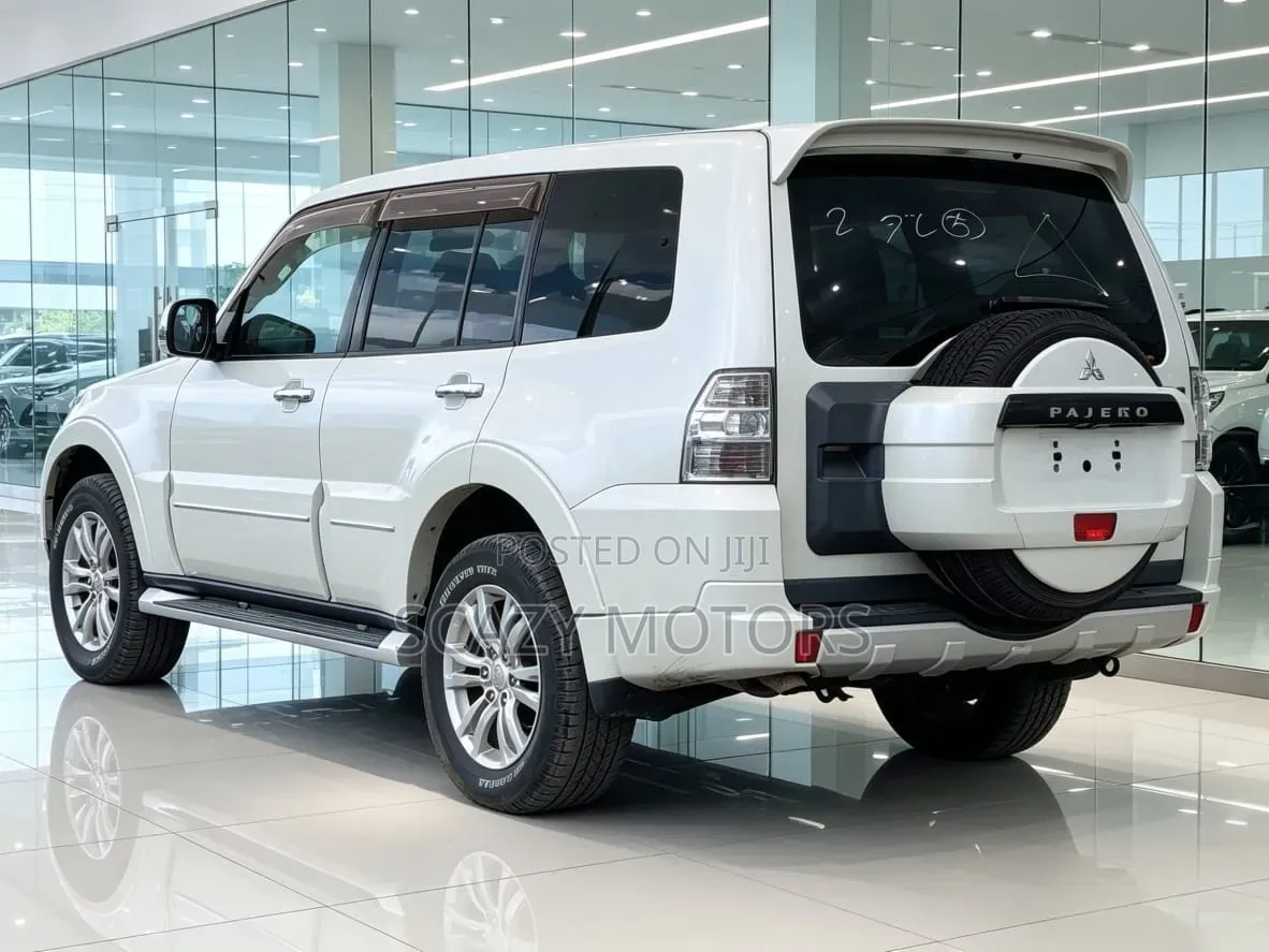 Mitsubishi Outlander 2013 White