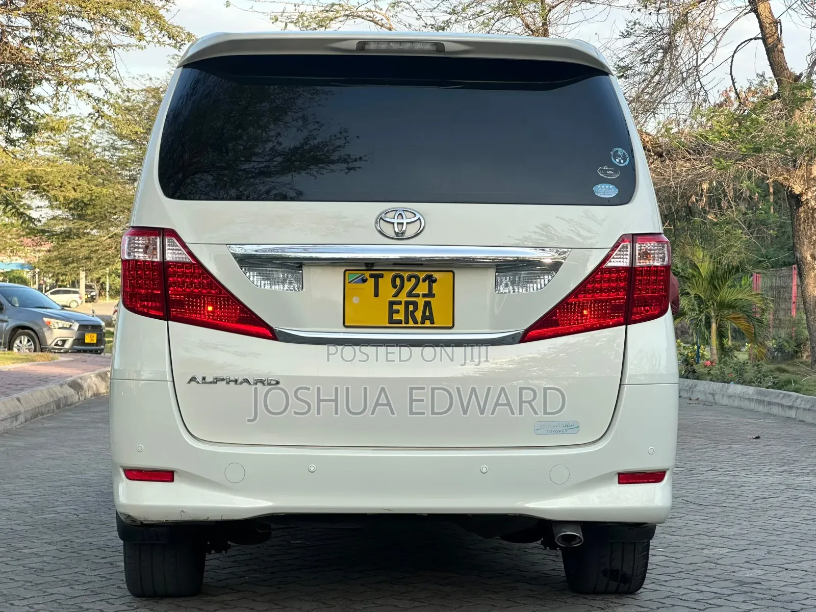 Toyota Alphard 2009 White
