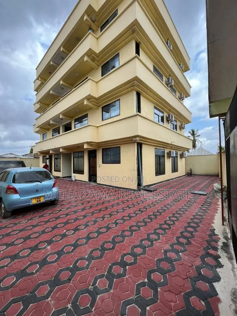 20bdrm Block of Flats in Mchakama Real Estate, Kiwalani for sale