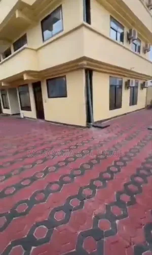 20bdrm Block of Flats in Mchakama Real Estate, Kiwalani for sale