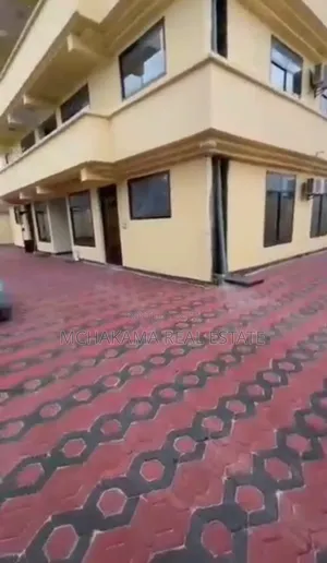 20bdrm Block of Flats in Mchakama Real Estate, Kiwalani for sale