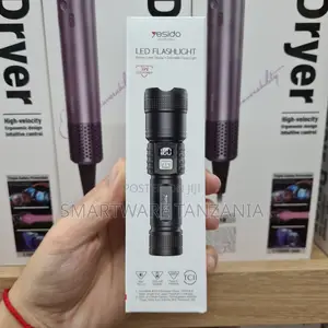 Yesido LED Flashlight With 3W Power, Battery Level Display, Zoomable