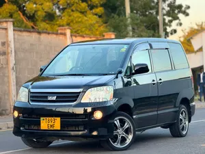 Toyota Noah 2005 Black