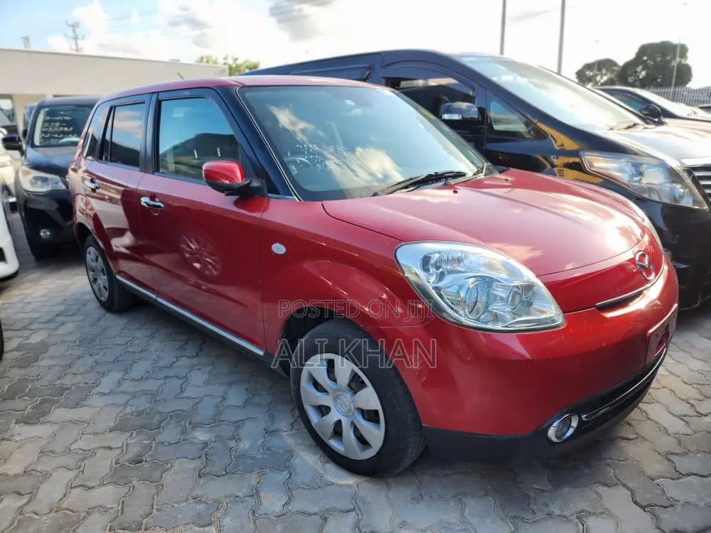 Mazda Verisa 2013 Red