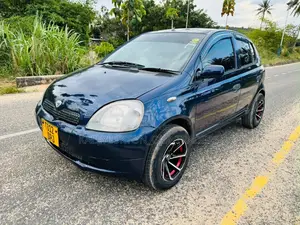 Toyota Vitz 2003 Blue