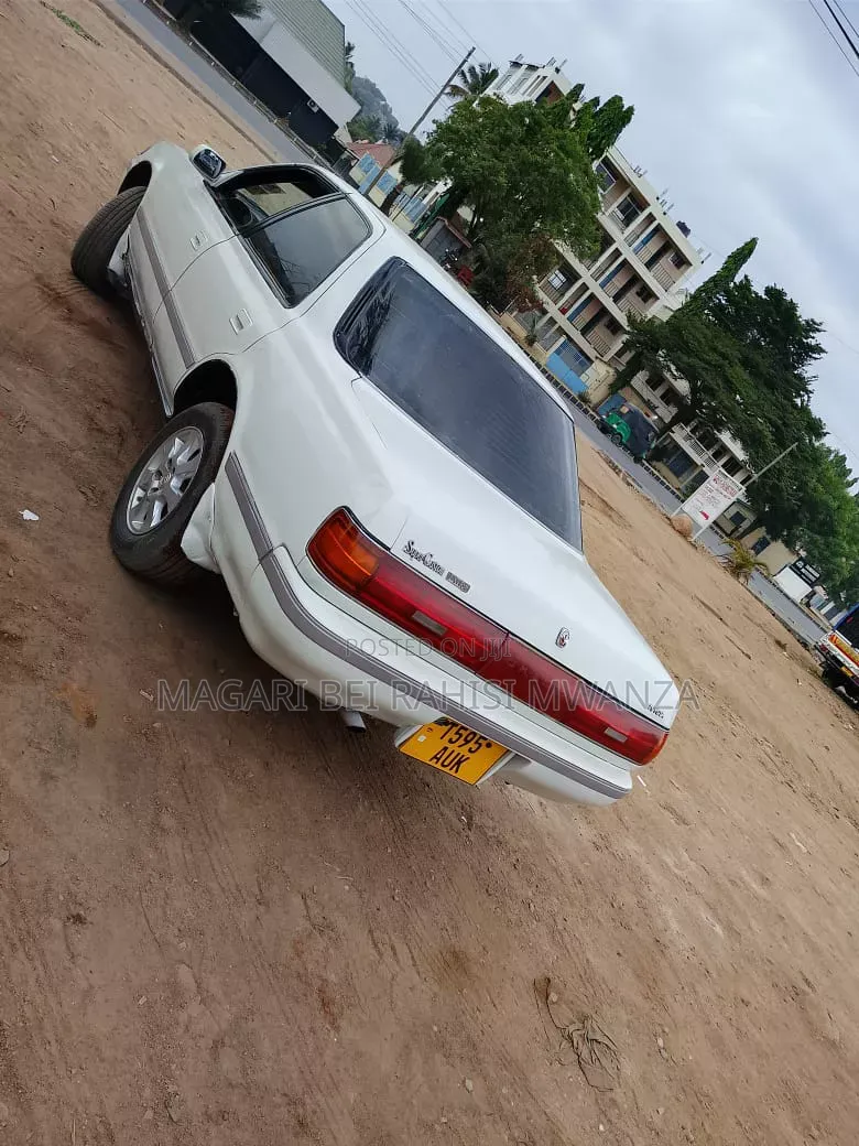Toyota Mark II 1999 White