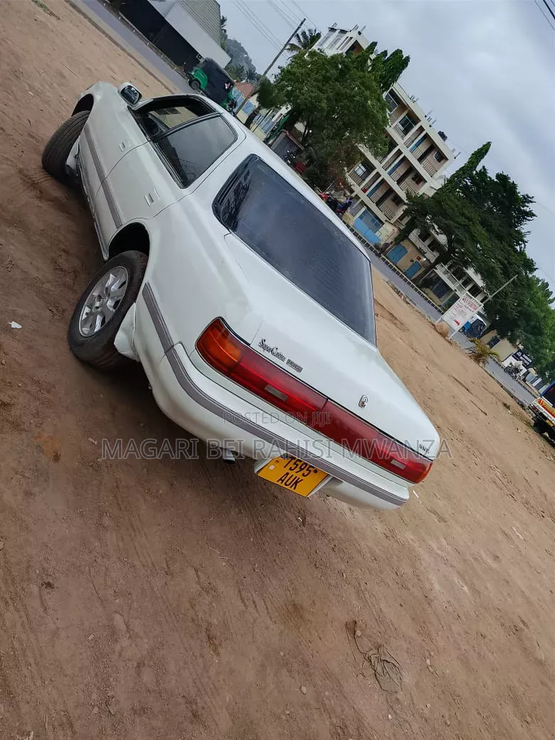 Toyota Mark II 1999 White
