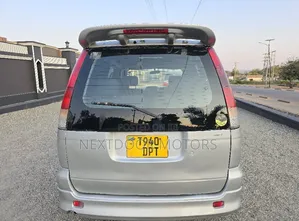 Toyota Noah 2004 Silver