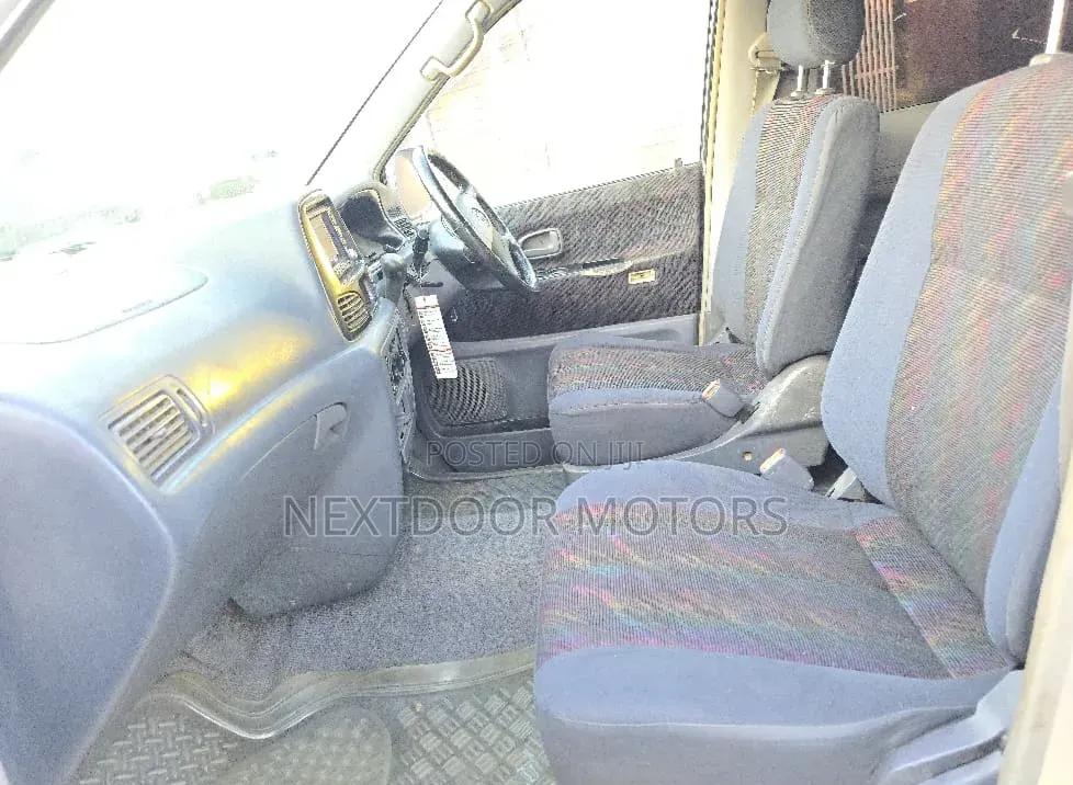 Toyota Noah 2004 Silver