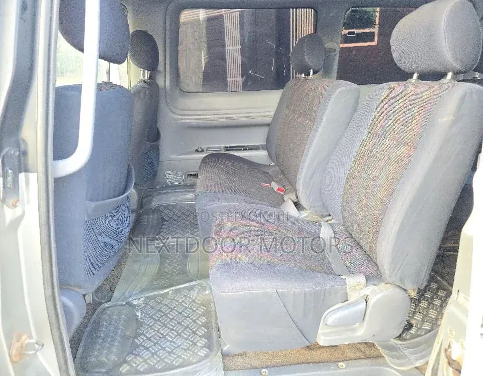 Toyota Noah 2004 Silver