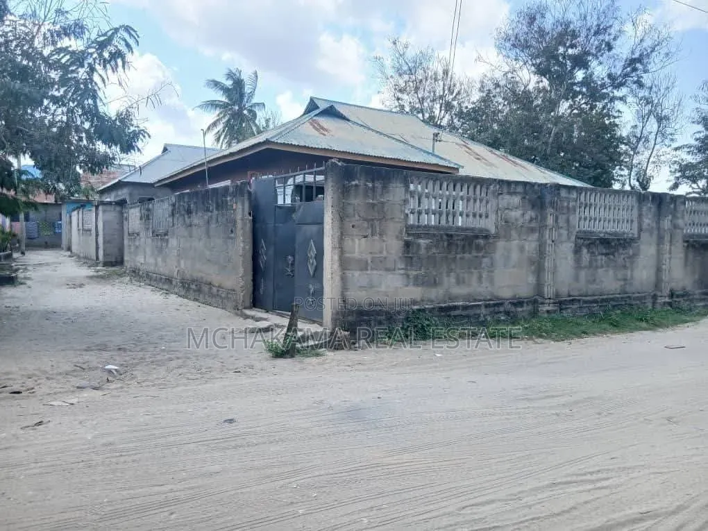 3bdrm House in Mchakama Real, Ukonga for sale