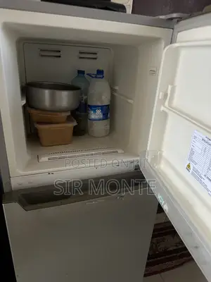 Whirlpool 220l Fridge