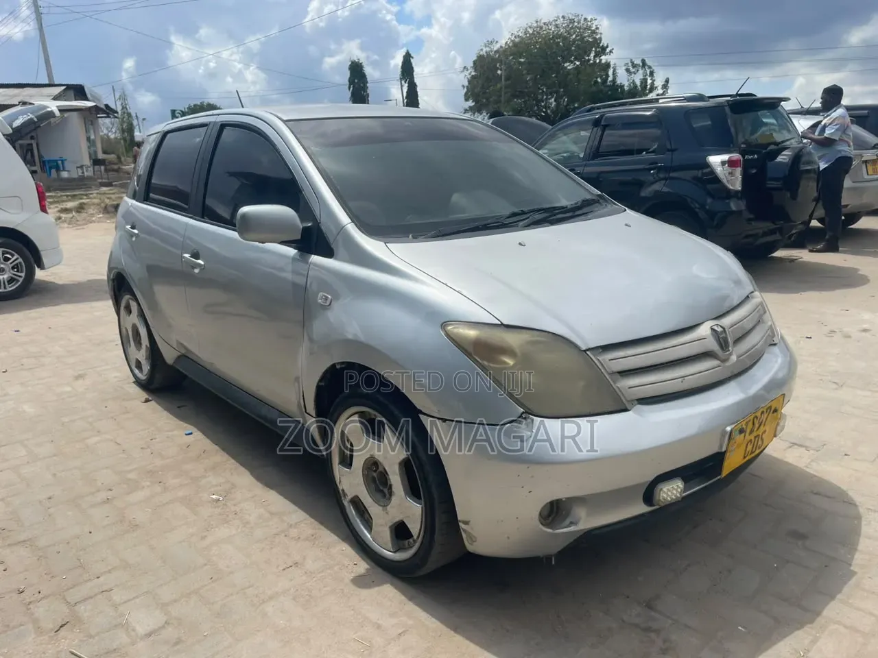 Toyota IST 2003 Silver