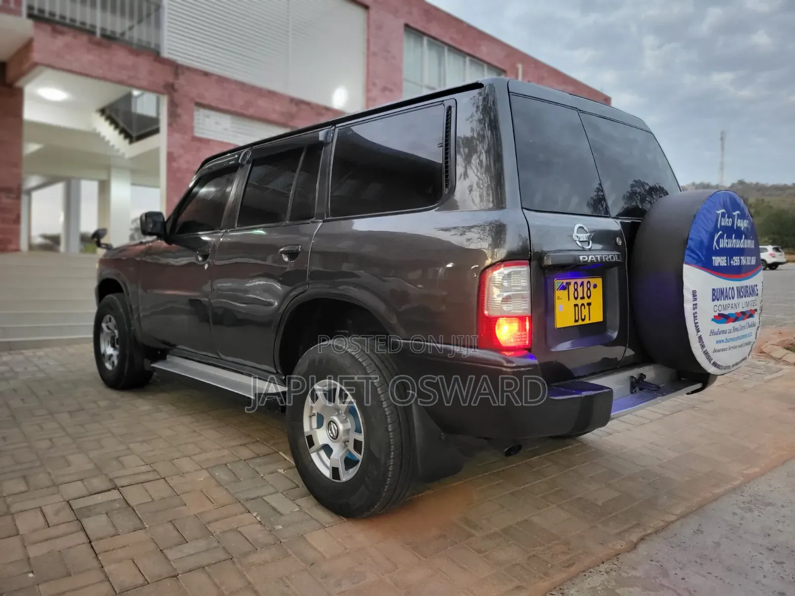 Nissan Patrol 2000 Gray