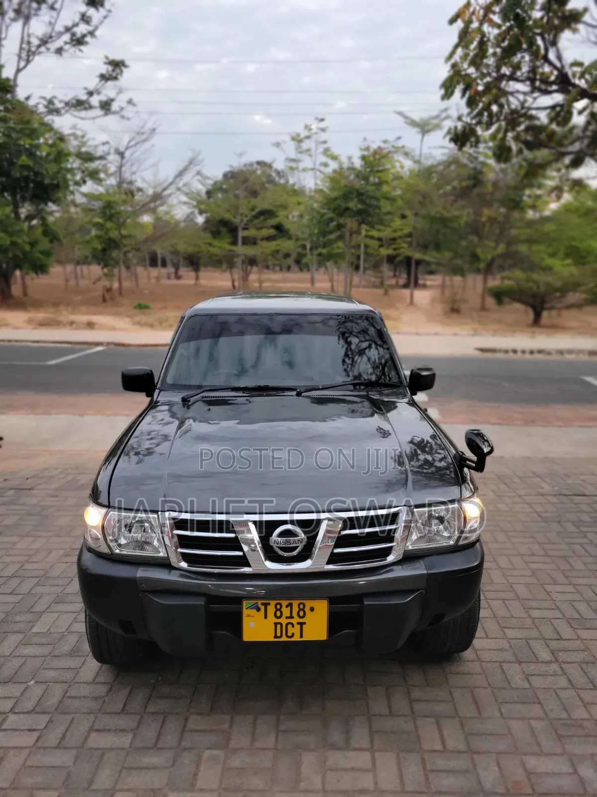 Nissan Patrol 2000 Gray