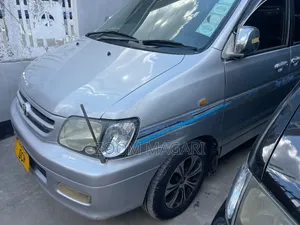 Toyota Noah 2001 Silver