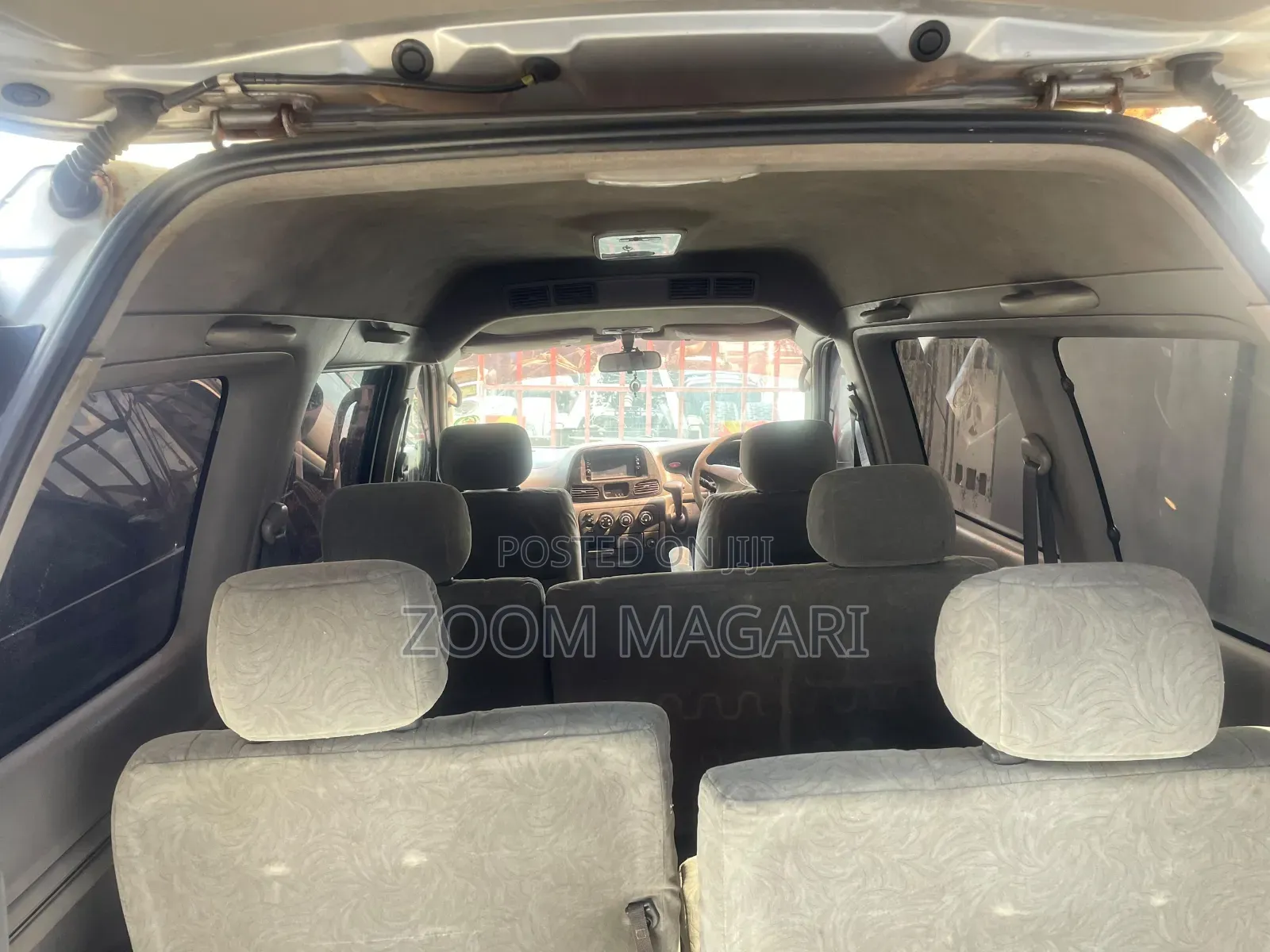 Toyota Noah 2001 Silver