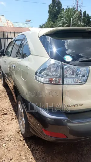Toyota Harrier 2.4 4WD 2009 Gold