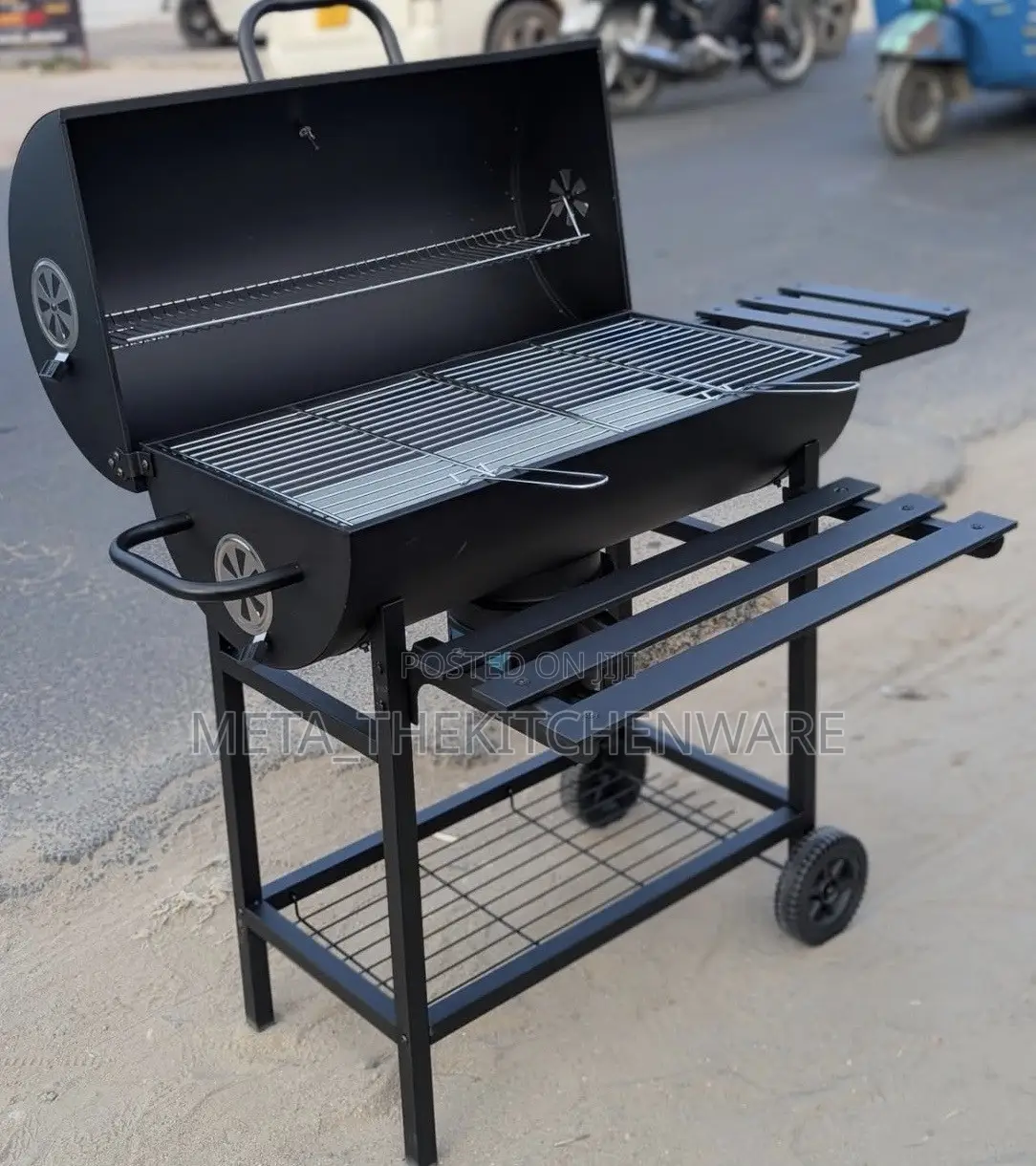 Barrel-Style Charcoal BBQ Grill