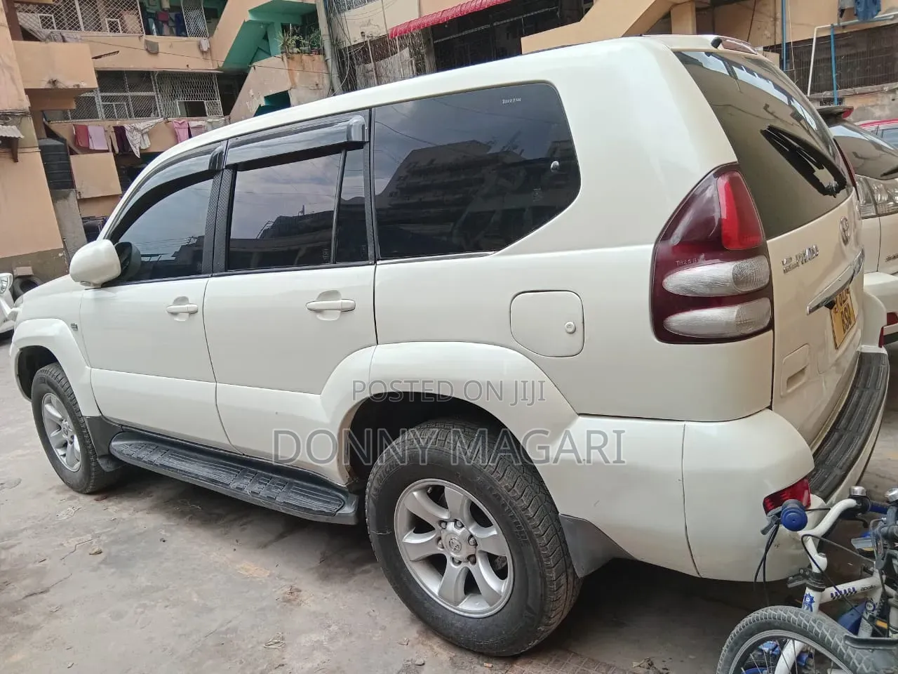 Toyota Land Cruiser Prado 2005 White