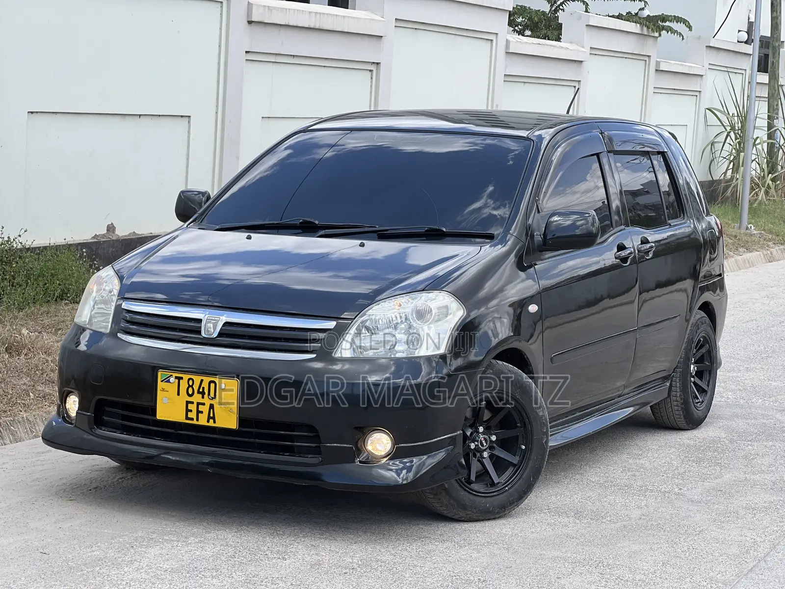 Toyota Raum 2004 Black