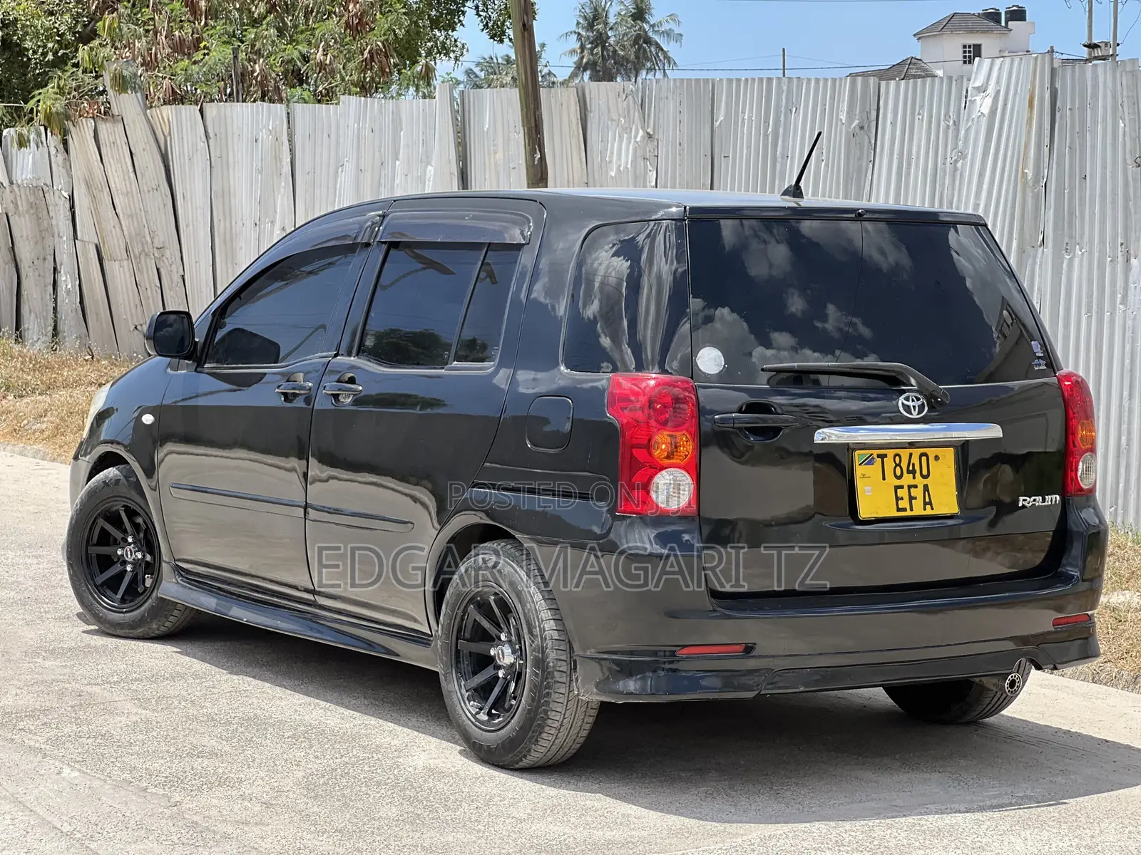 Toyota Raum 2004 Black