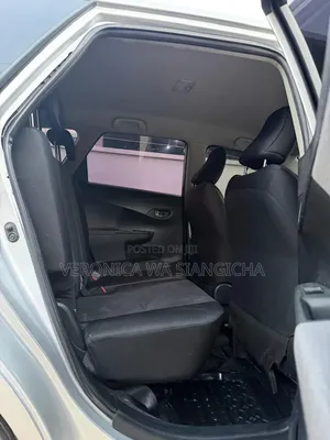 Toyota Ractis 2010 Silver