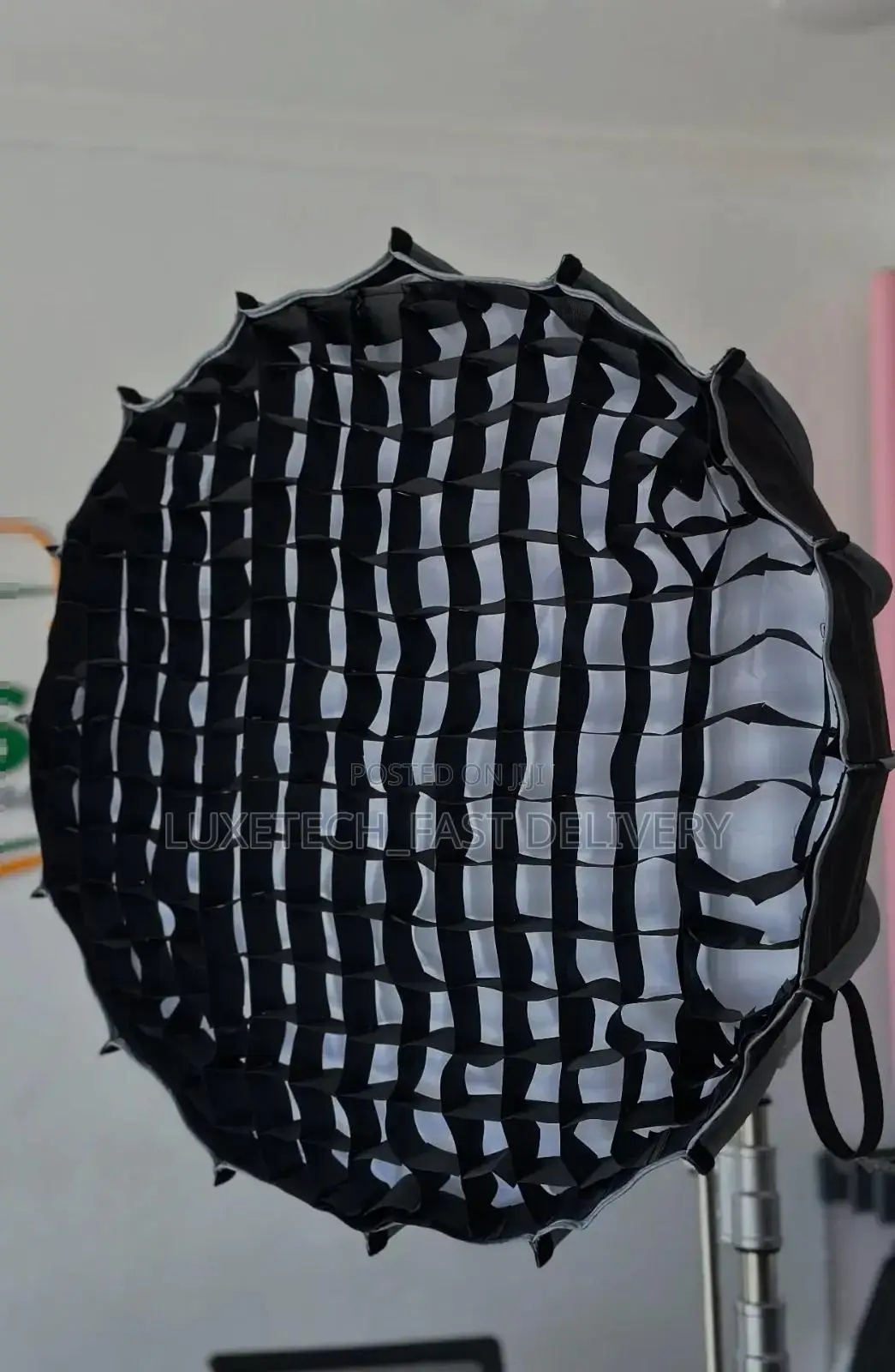 65cm Parabolic Softbox With Bowens Mount and Grid – Light Modifier