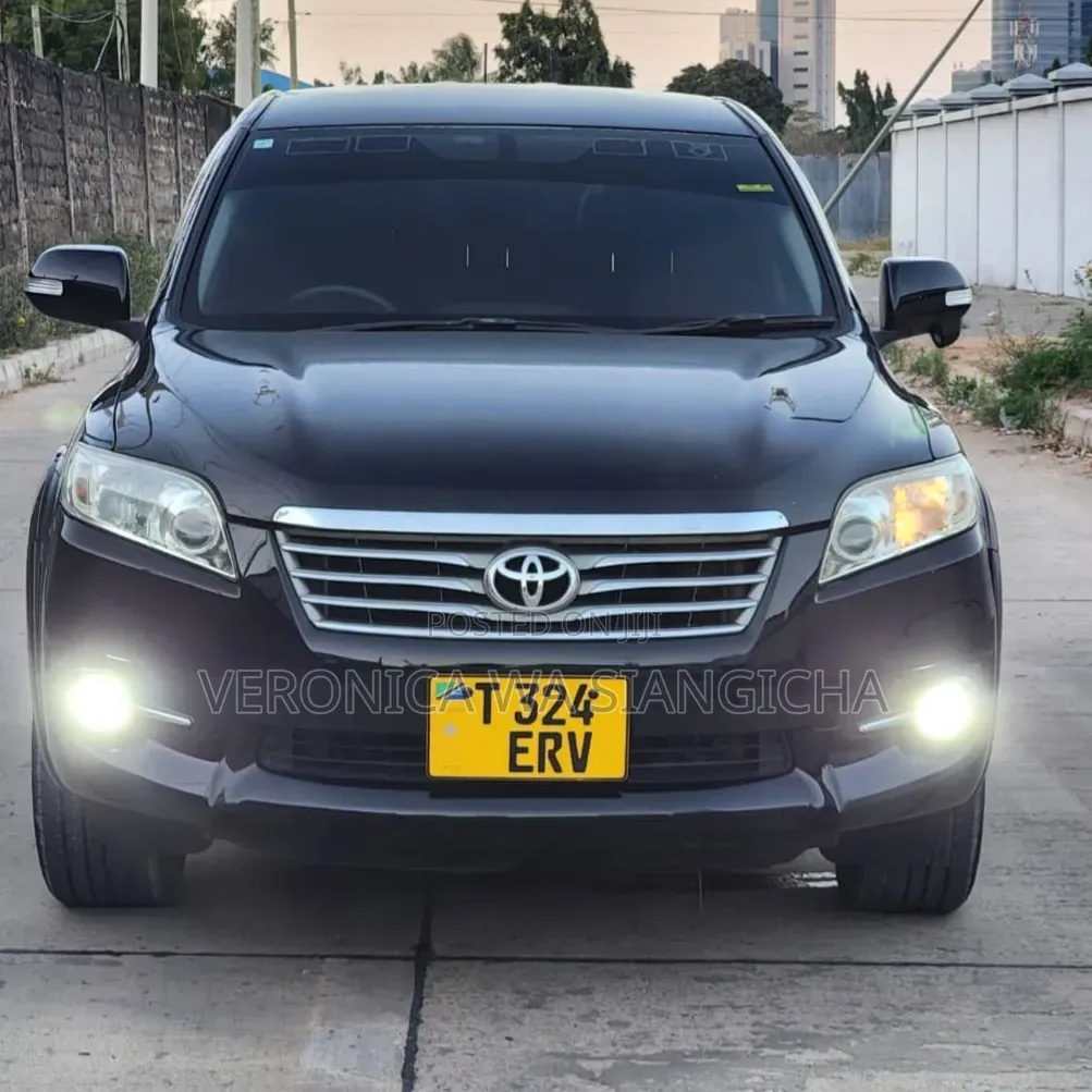 Toyota Vanguard 2011 Black