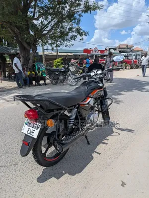 TVS HLX 125 2025 Black