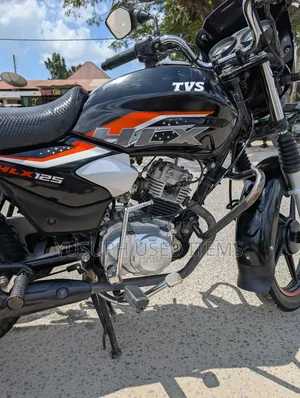 TVS HLX 125 2025 Black