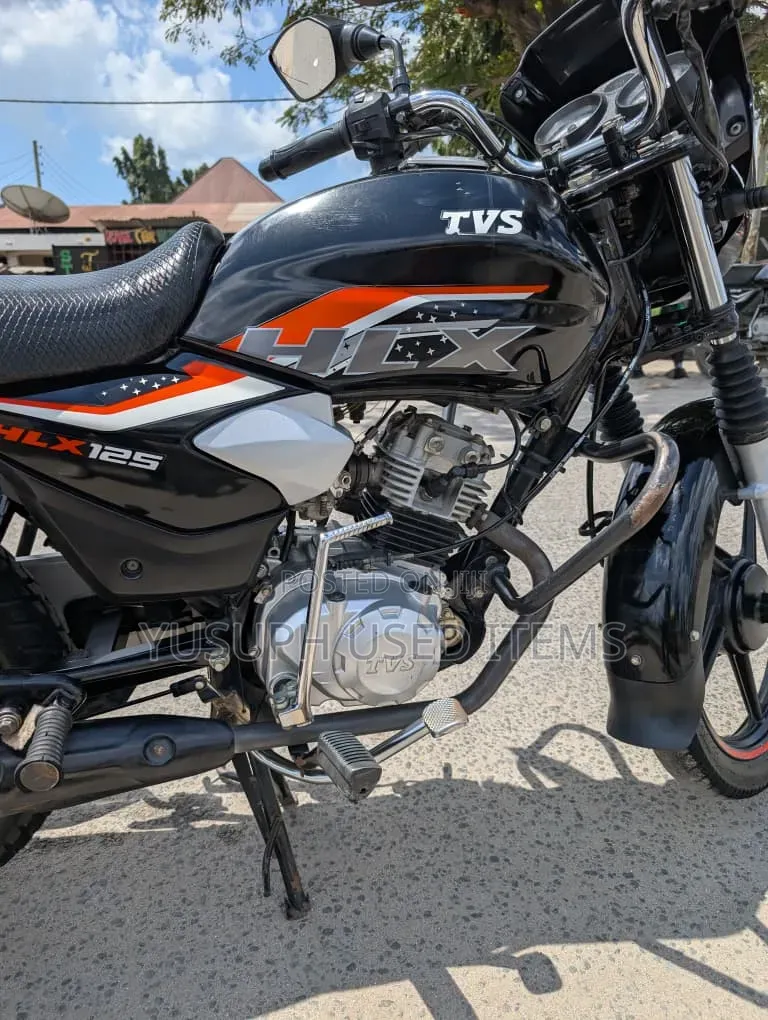 TVS HLX 125 2025 Black