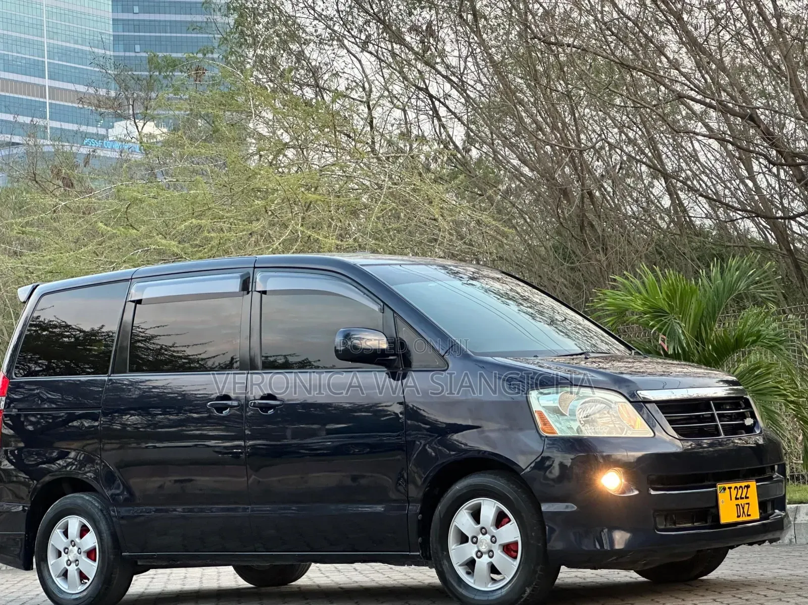 Toyota Noah 2004 Black