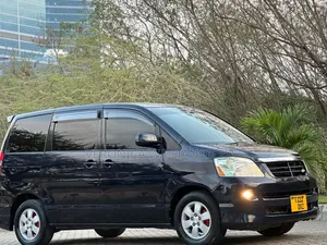 Toyota Noah 2004 Black