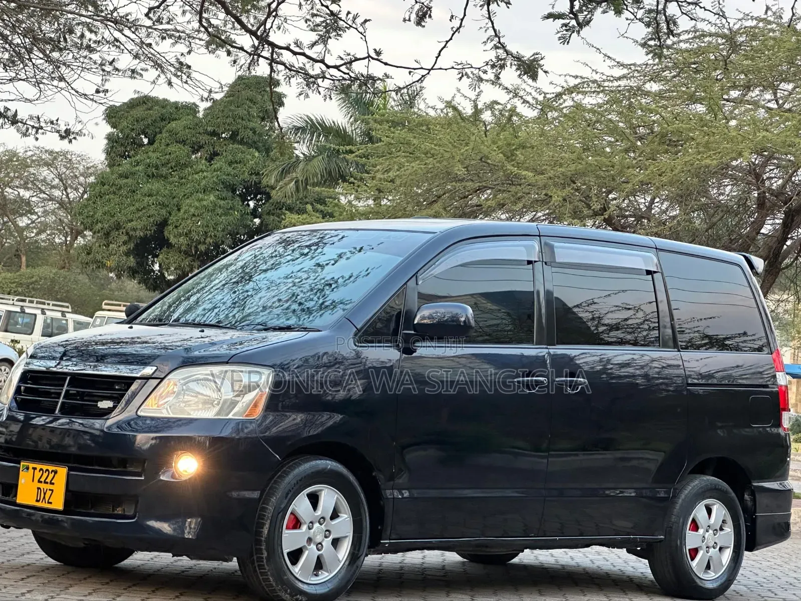Toyota Noah 2004 Black