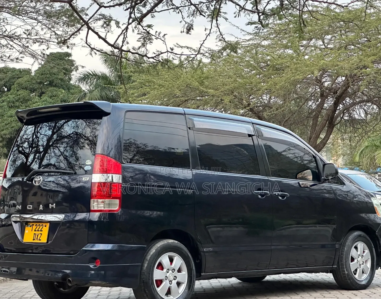 Toyota Noah 2004 Black