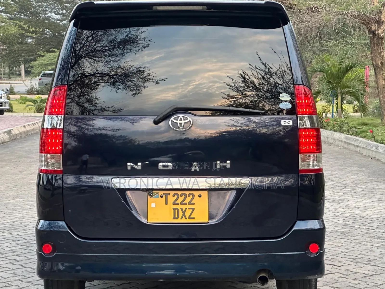 Toyota Noah 2004 Black