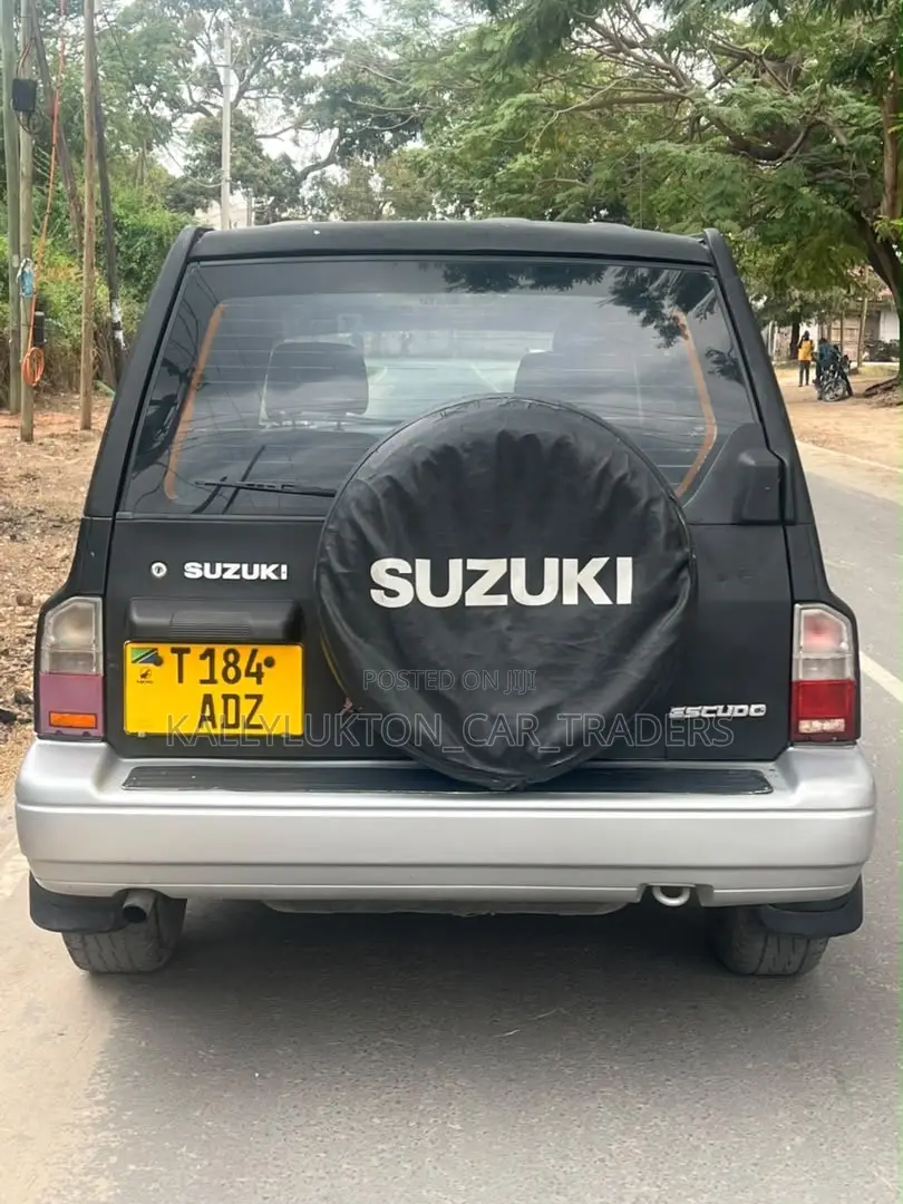 Suzuki Escudo 2002 Black