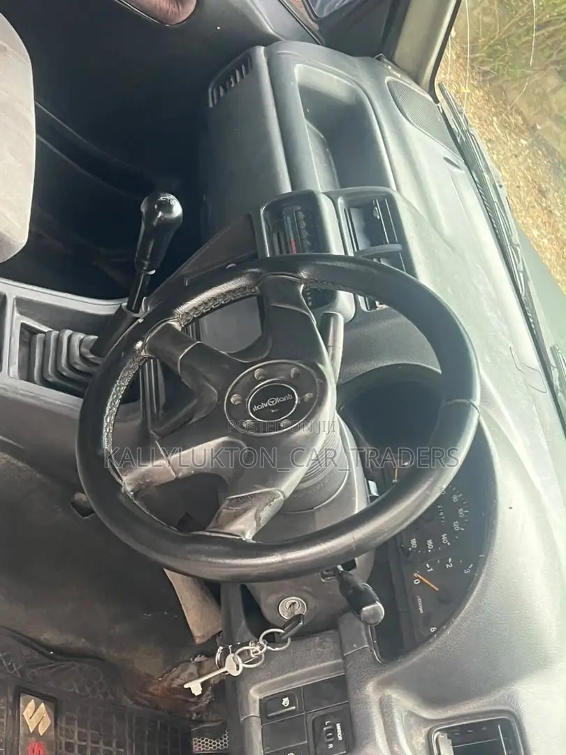 Suzuki Escudo 2002 Black
