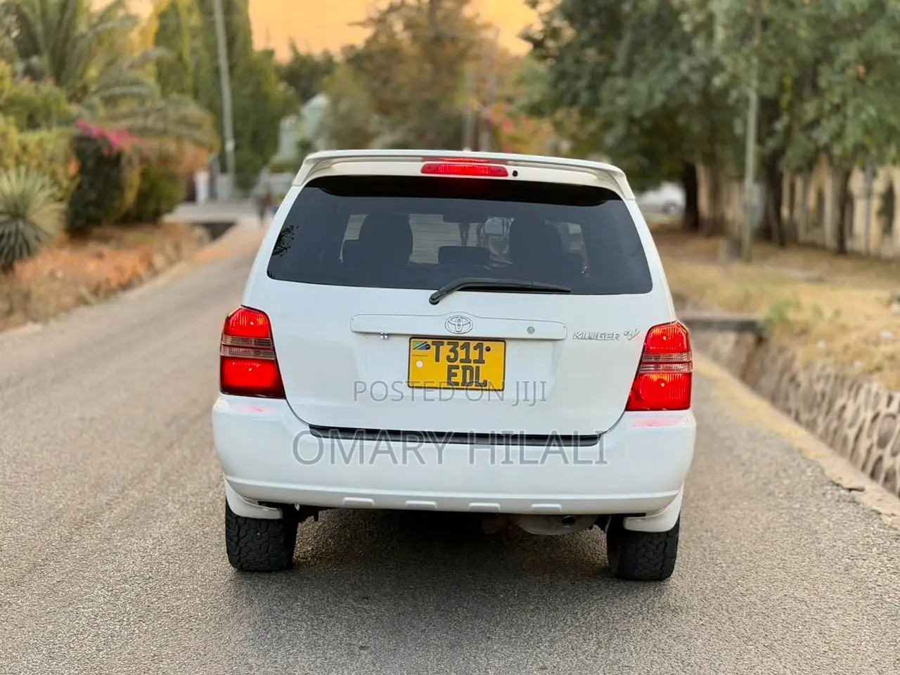 Toyota Kluger 2001 White