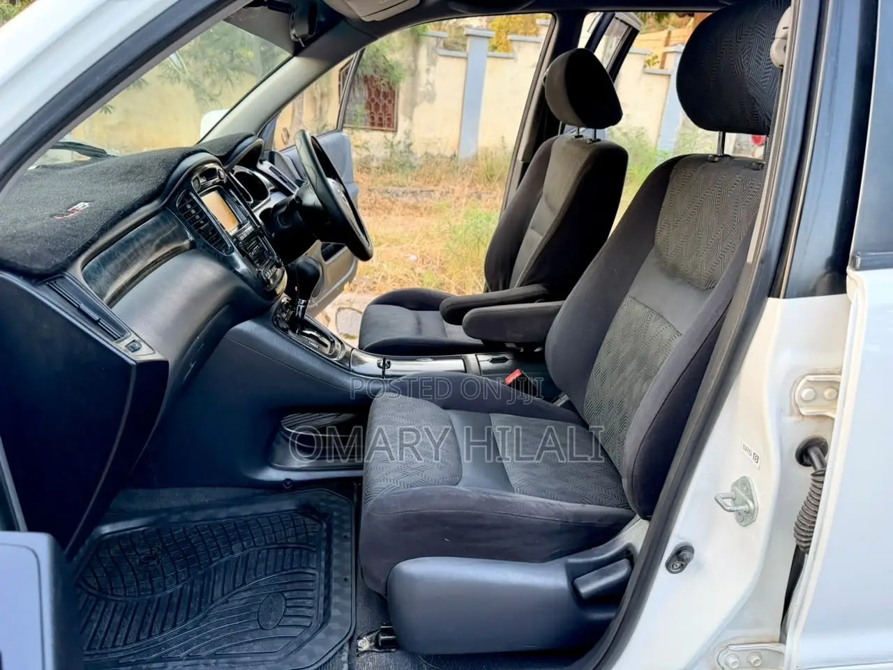 Toyota Kluger 2001 White