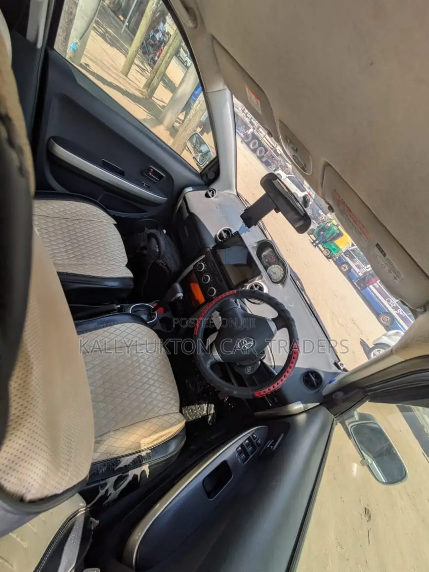 Toyota IST 2006 Silver