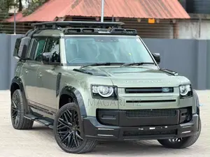 Land Rover Defender 2022 Green