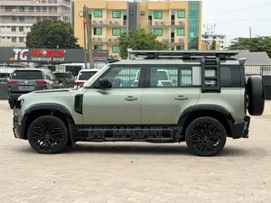 Land Rover Defender 2022 Green