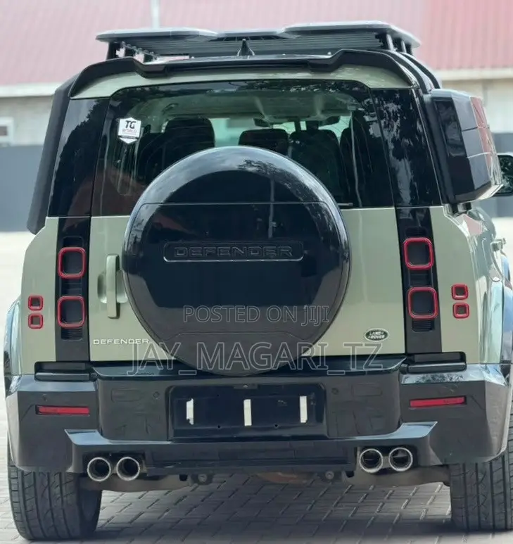 Land Rover Defender 2022 Green