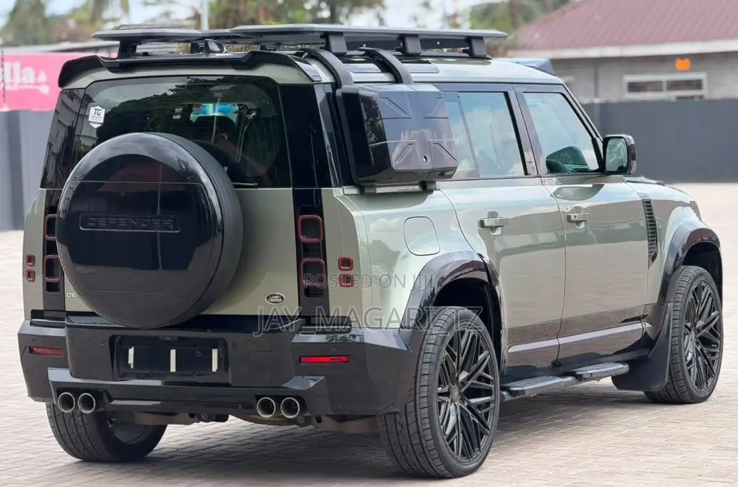 Land Rover Defender 2022 Green