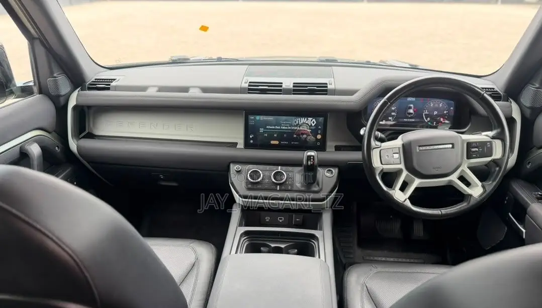 Land Rover Defender 2022 Green