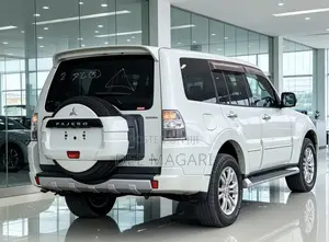 Mitsubishi Pajero 2013 Silver