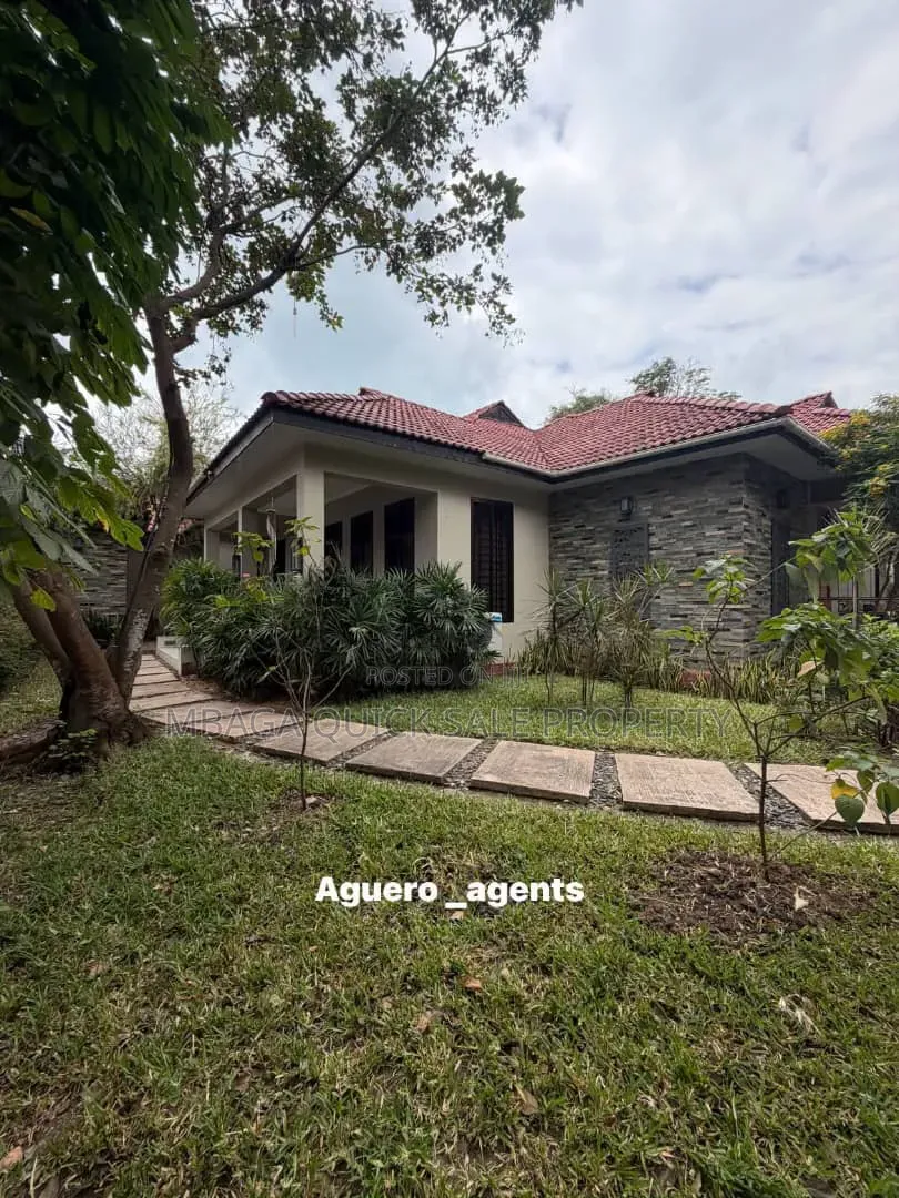 Furnished 4bdrm Villa in Oyster Bay for rent